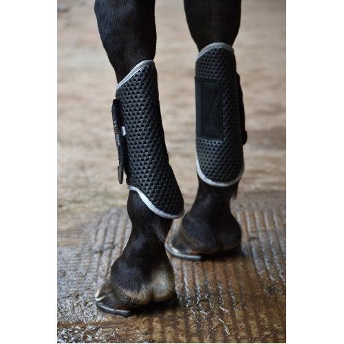 husk tendon boots